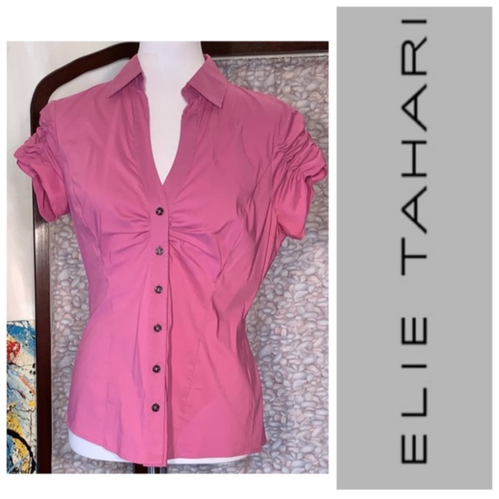 Elie Tahari lavender cap sleeved button down top